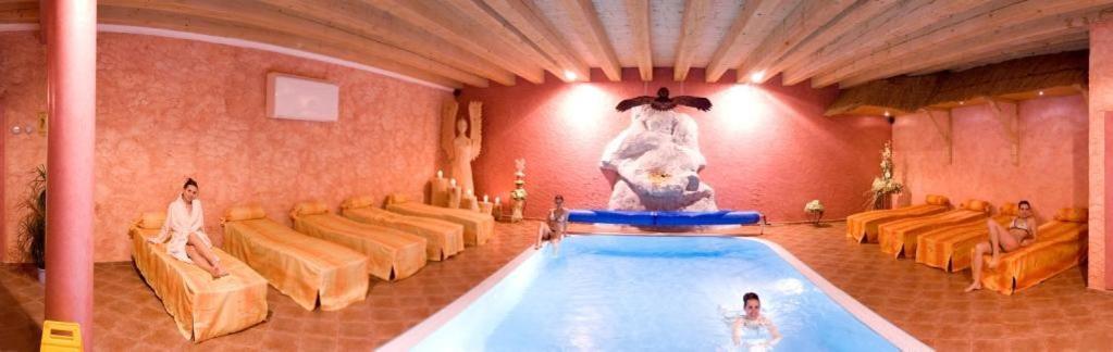 Wellness Hotel Bahenec ภายนอก รูปภาพ